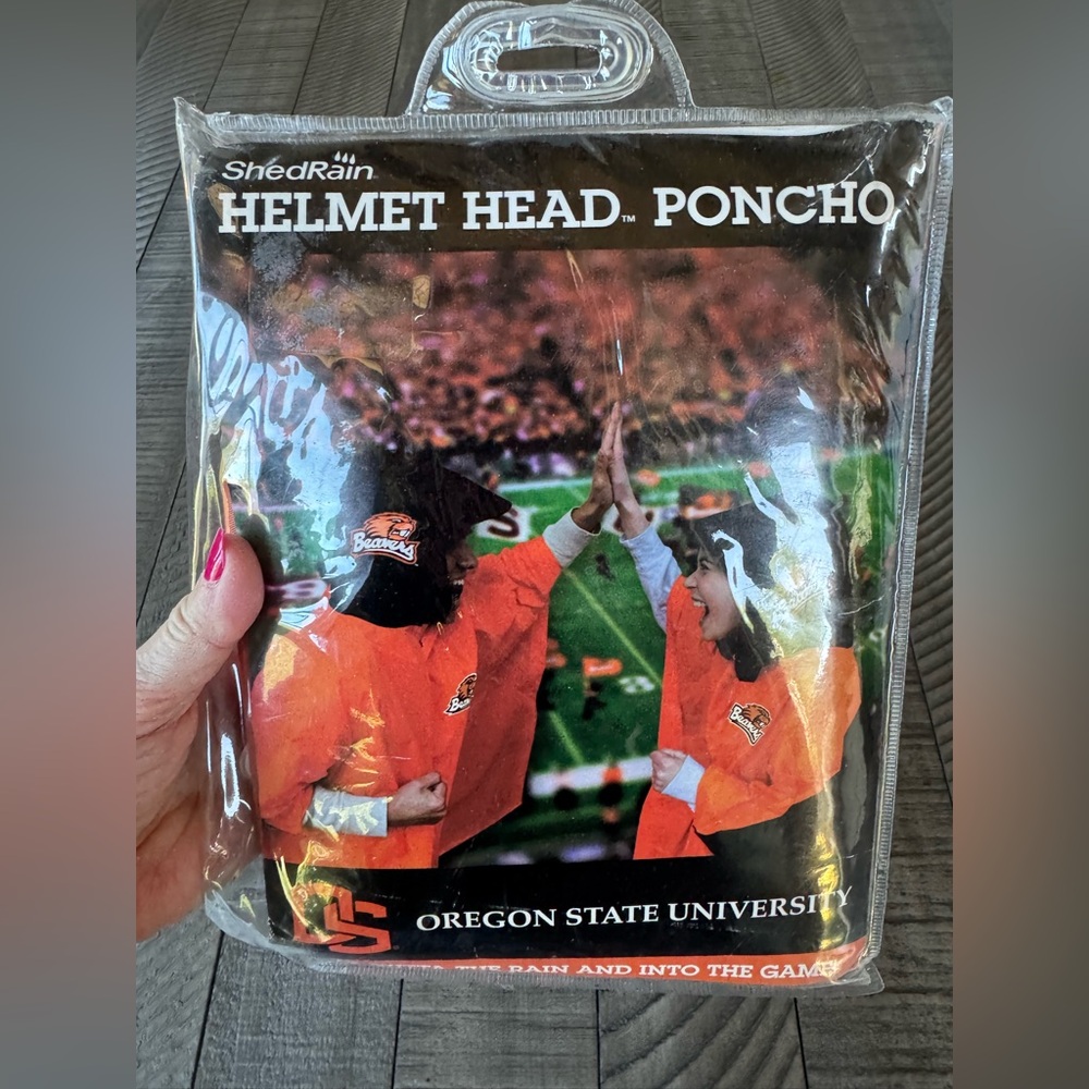 Oregon State University (OSU) Helmet Head Poncho - Orange & Black (NEW)